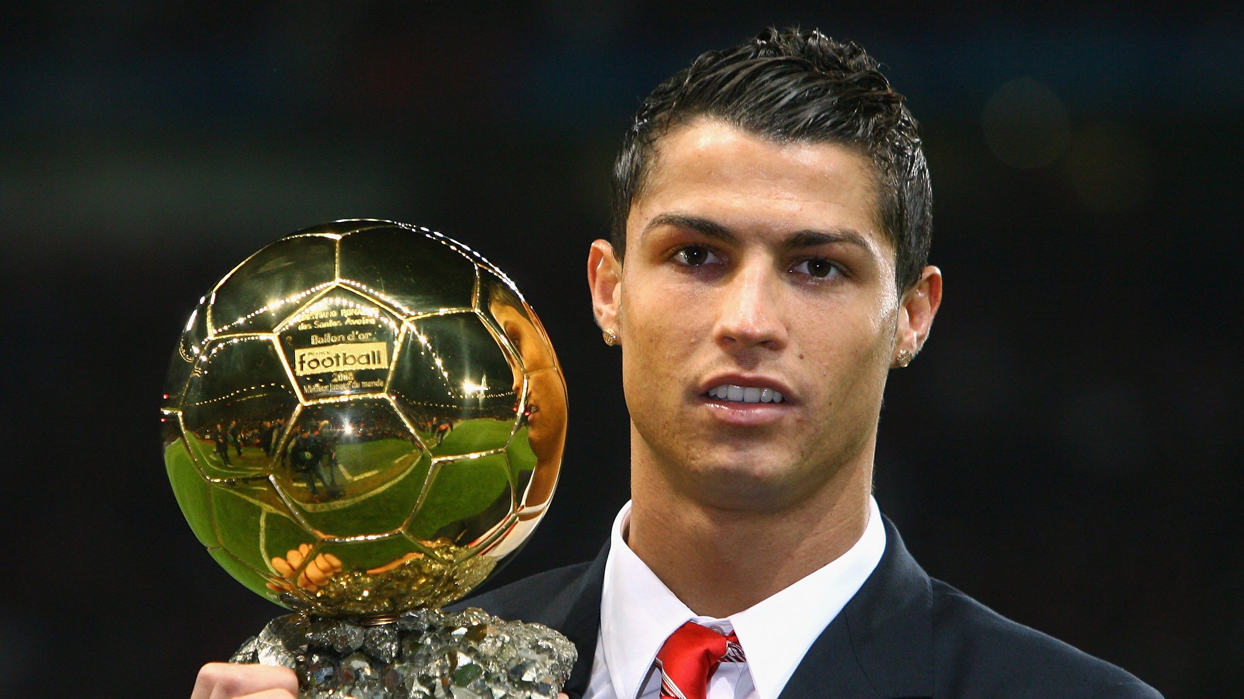 “帕布罗·马特拉：阿根廷美洲狮队的防守领袖与战术创新者”